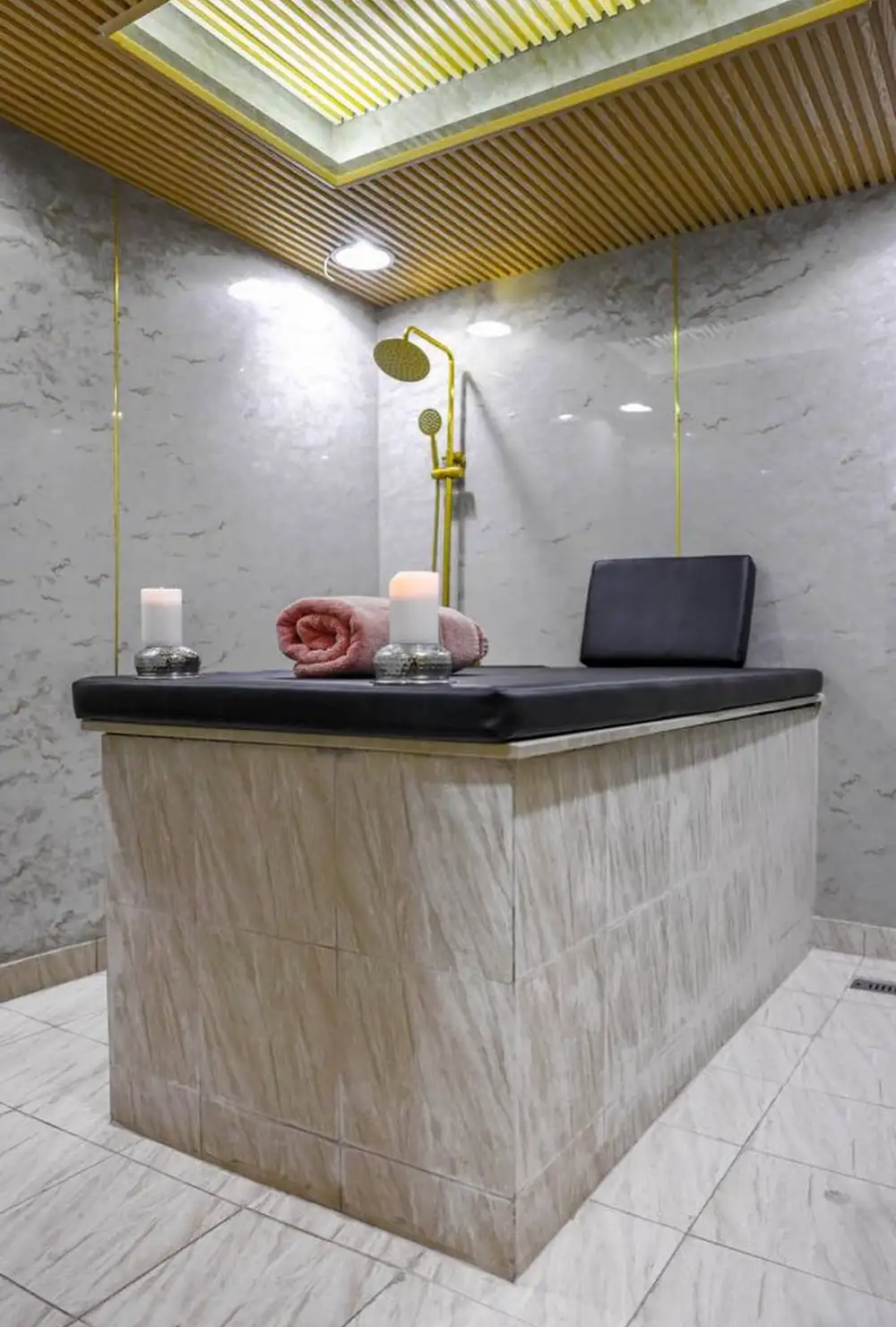 Placeholder — before Moroccan bath